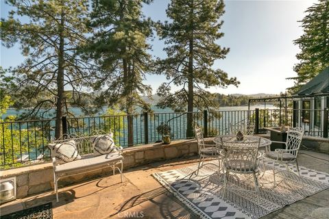 923 Lake Edge Way Lake Arrowhead CA 92352