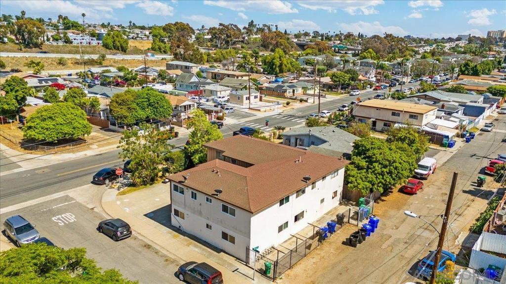 128 1/2 S 33rd