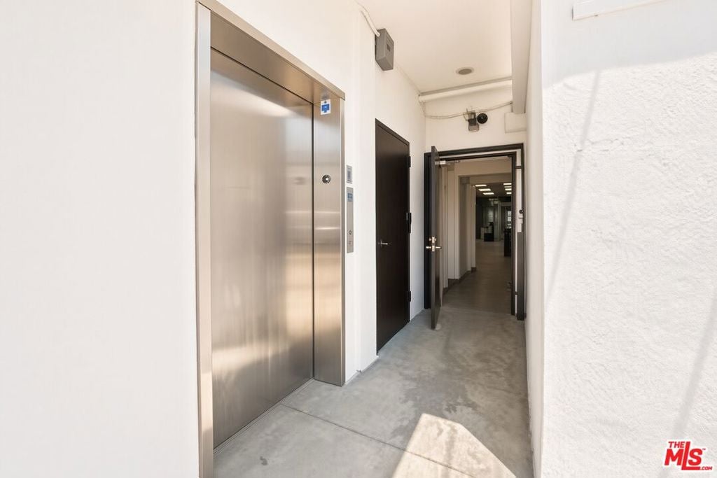 355 N N Fairfax Avenue