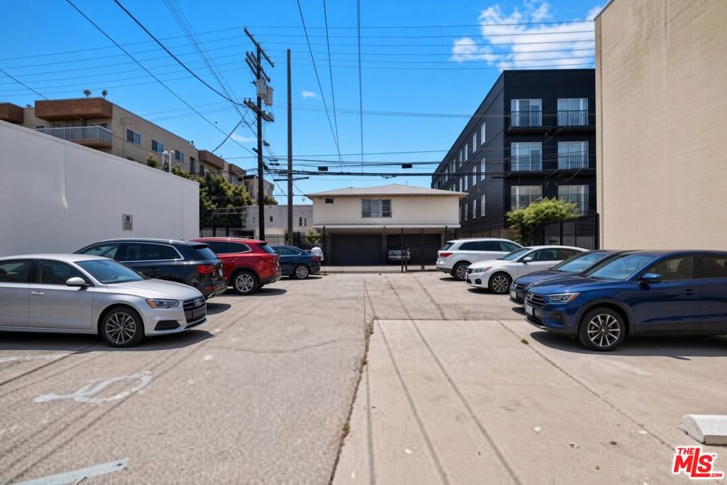 355 N N Fairfax Avenue