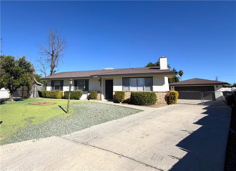 Photo of 41210 Jamaica Lane, Hemet, CA 92544 (MLS # CV26223470)