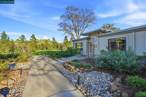 2308 Tice Creek Dr 5 Walnut Creek CA 94595
