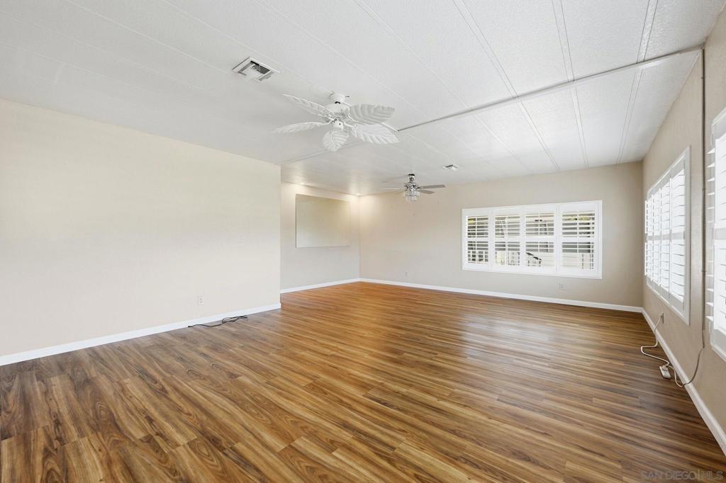 3535 Linda Vista SPC 193