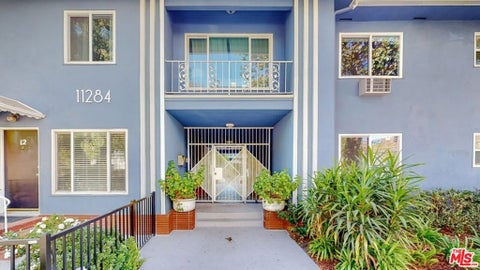 Photo of 11284 Montana Avenue #11, Los Angeles, CA 90049 (MLS # 26858921)