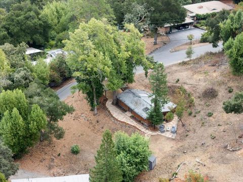 Photo of 76 Old Spanish Trail, Portola Valley, CA 94028 (MLS # ML82034272)