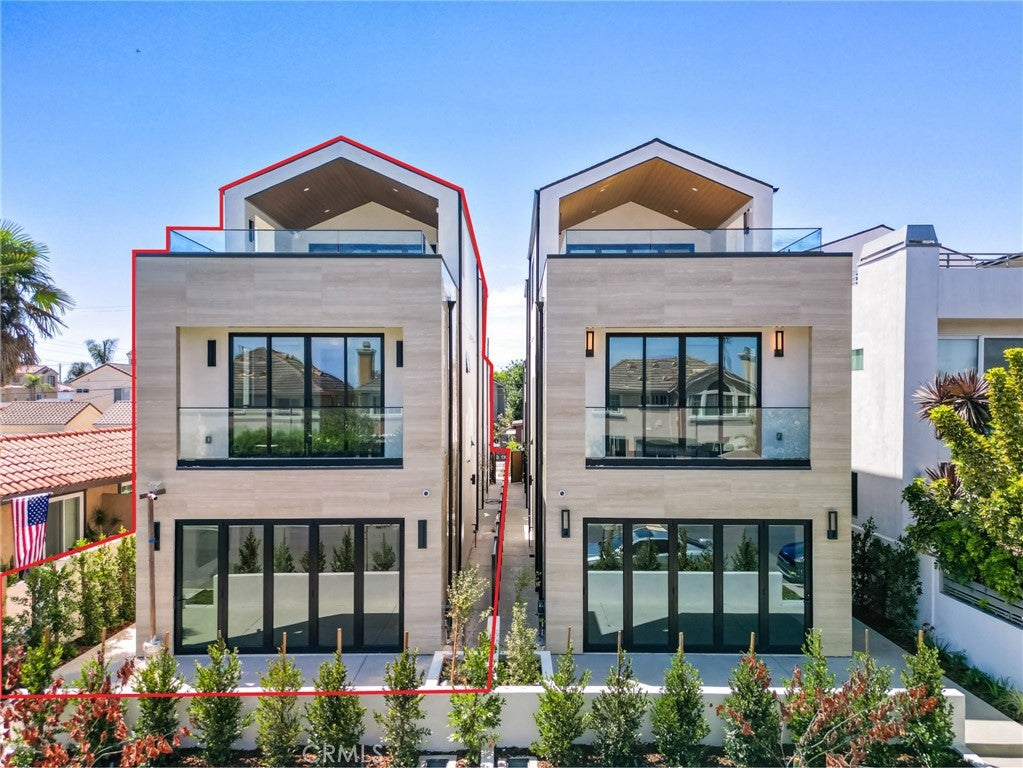 Photo of 1113 Florida Street, Huntington Beach, CA 92648 (MLS # OC26216666)