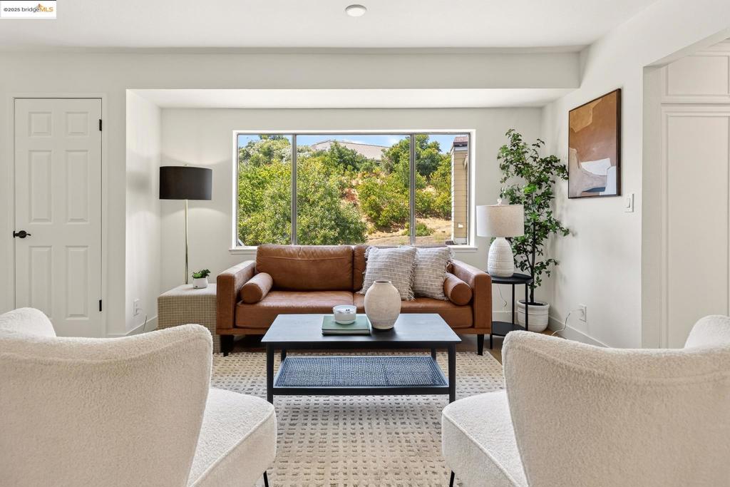 COUNTRY VILLAGE - Residential