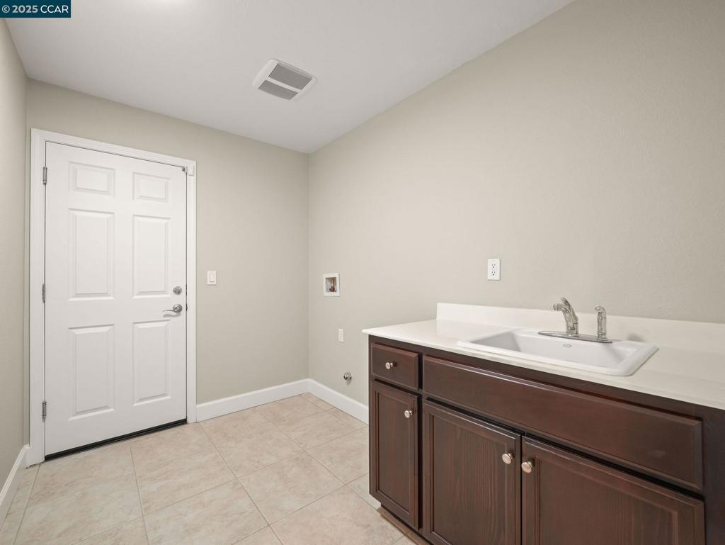 SUMMERLAKE - Residential