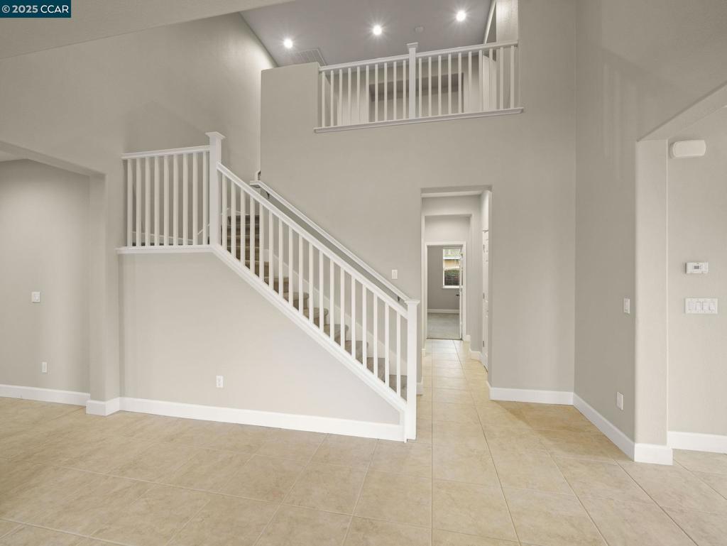 SUMMERLAKE - Residential