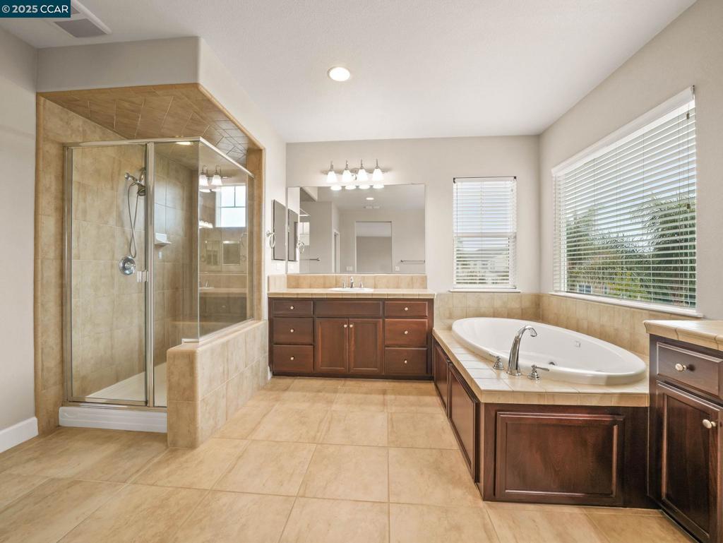 SUMMERLAKE - Residential