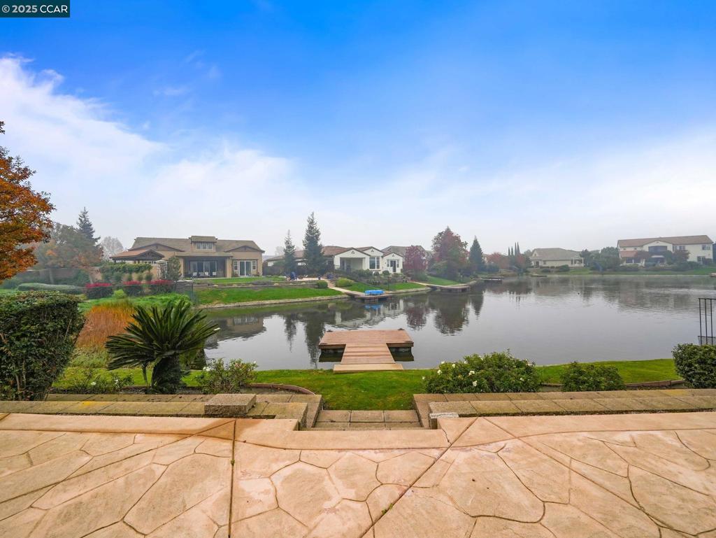 SUMMERLAKE - Residential