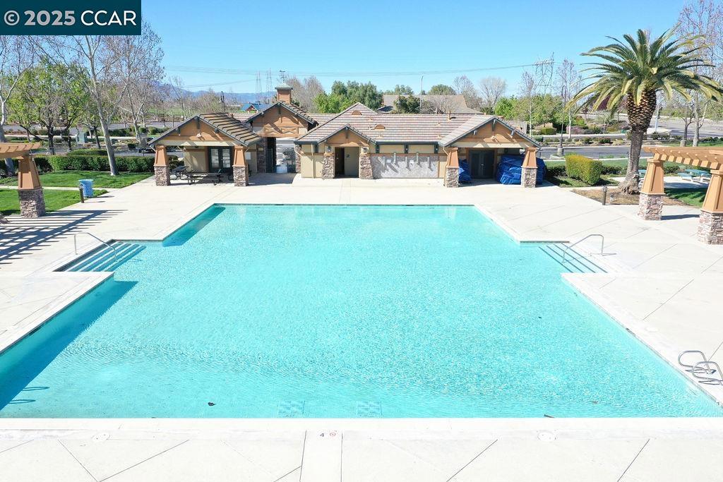 SUMMERLAKE - Residential