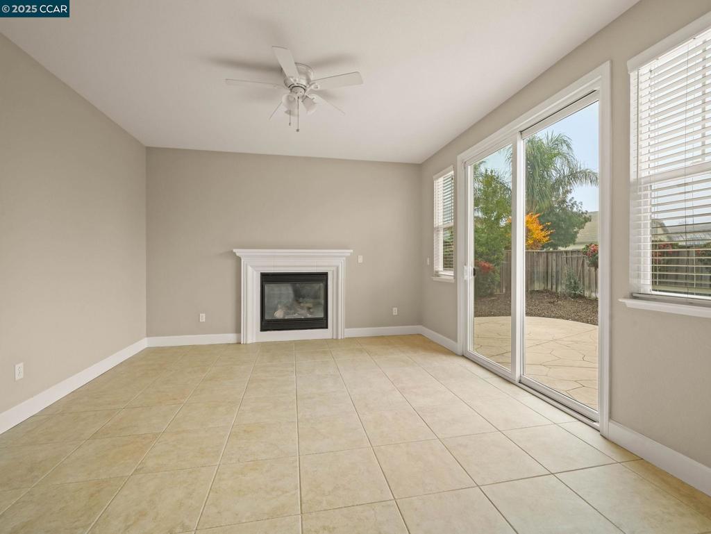 SUMMERLAKE - Residential