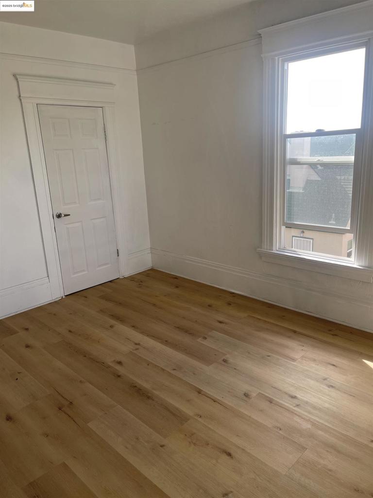 E OAKLAND - Residential Income