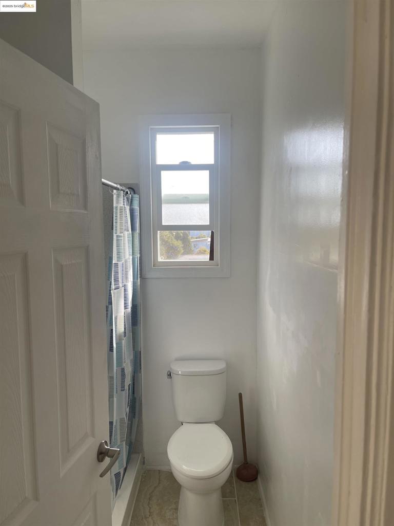 E OAKLAND - Residential Income