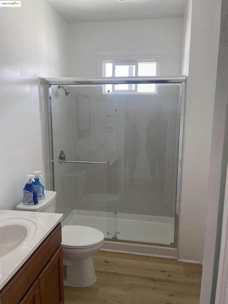 E OAKLAND - Residential Income