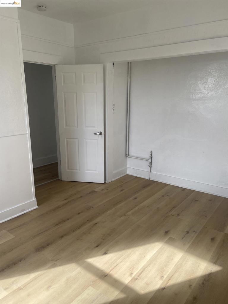 E OAKLAND - Residential Income