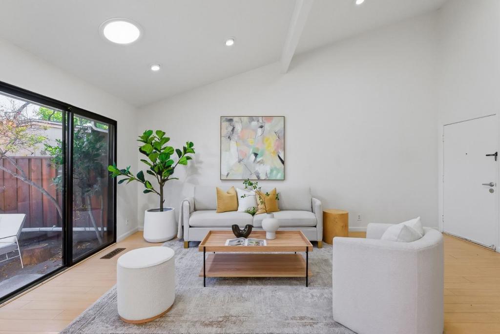20012 Northcrest Square, Cupertino CA 95014