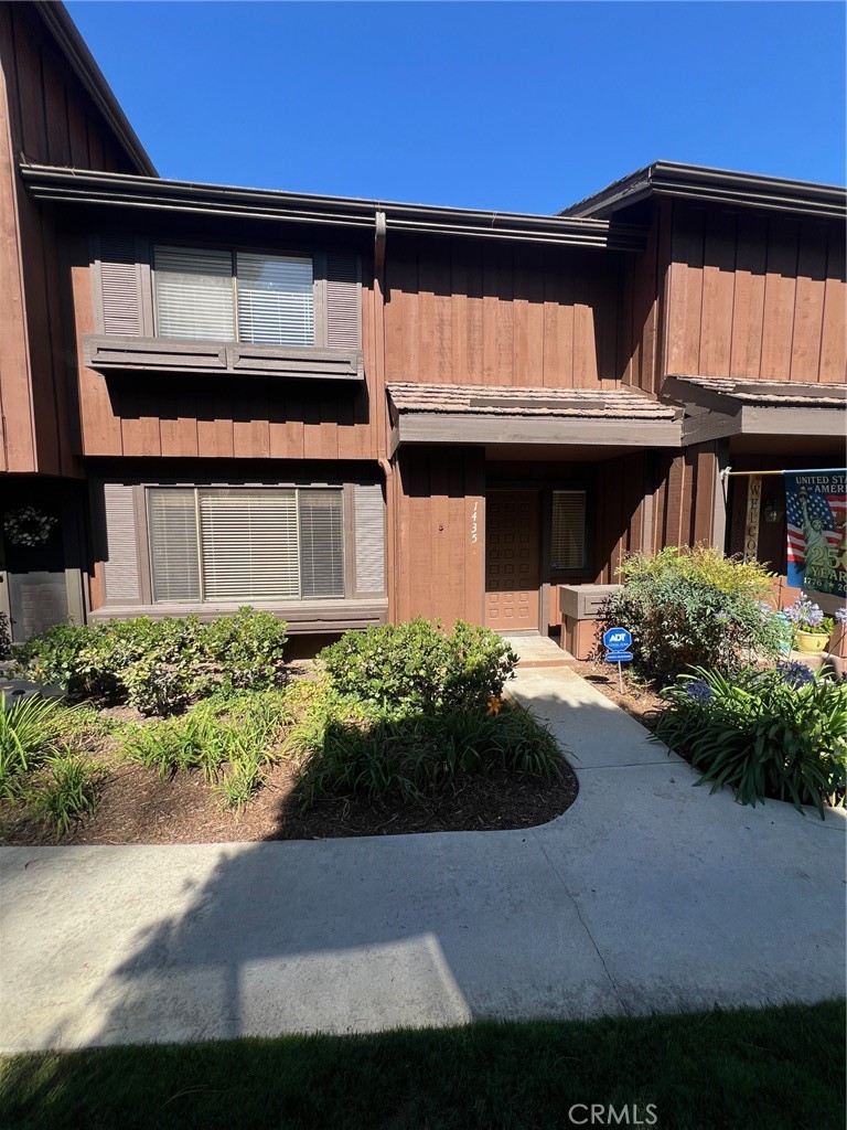 1435 Westmont