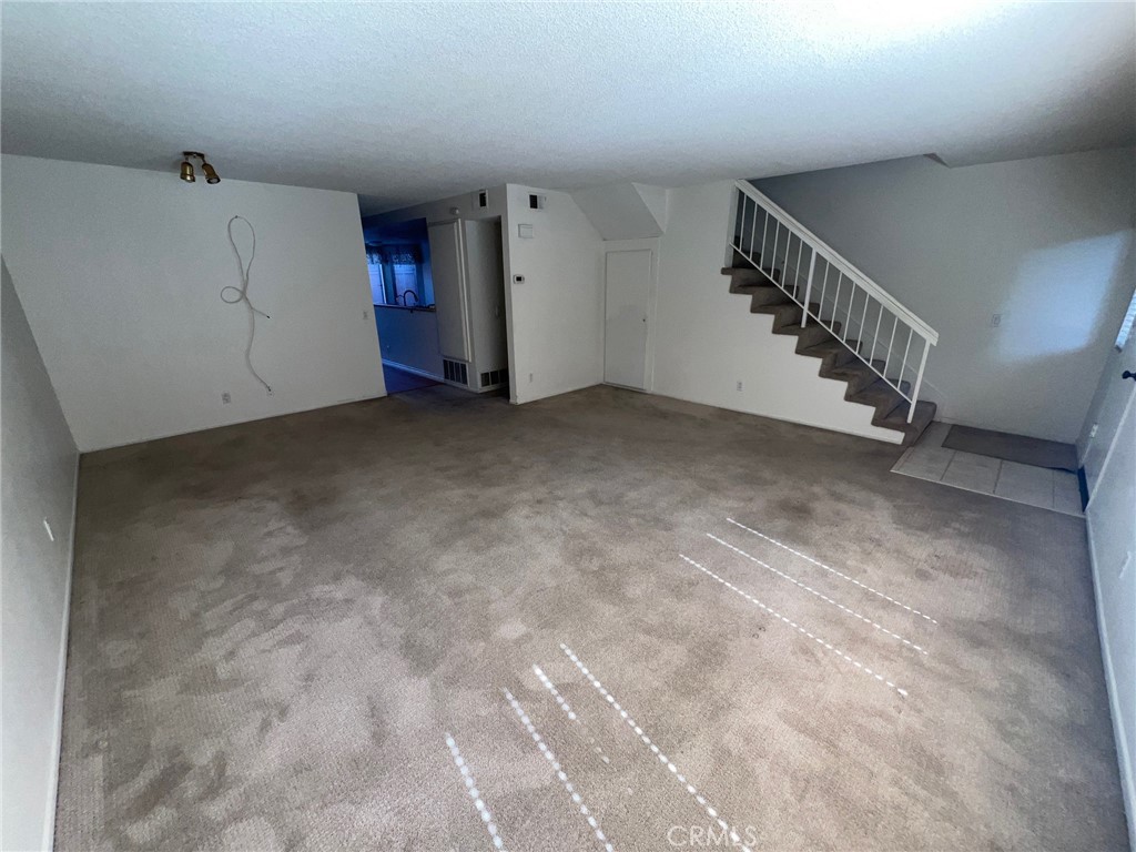 1435 Westmont