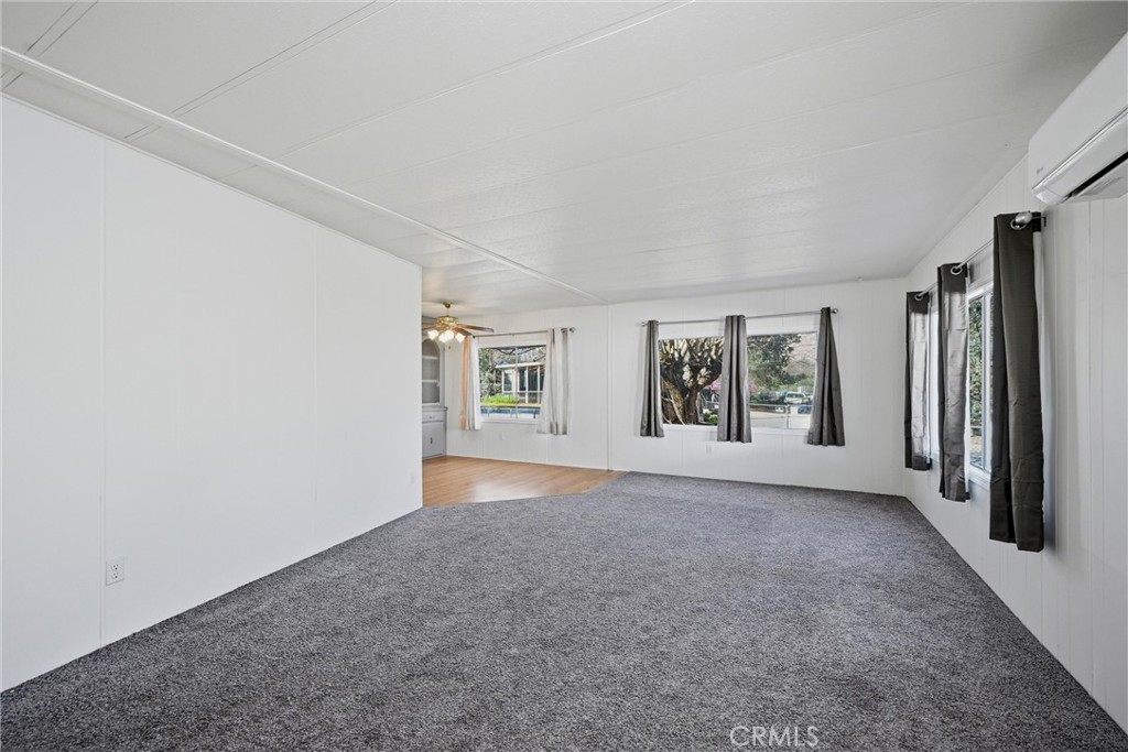 3562 Mountain View Street