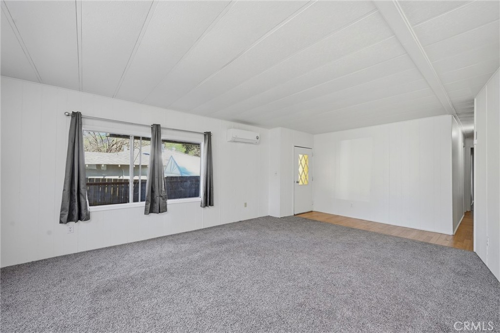 3562 Mountain View Street