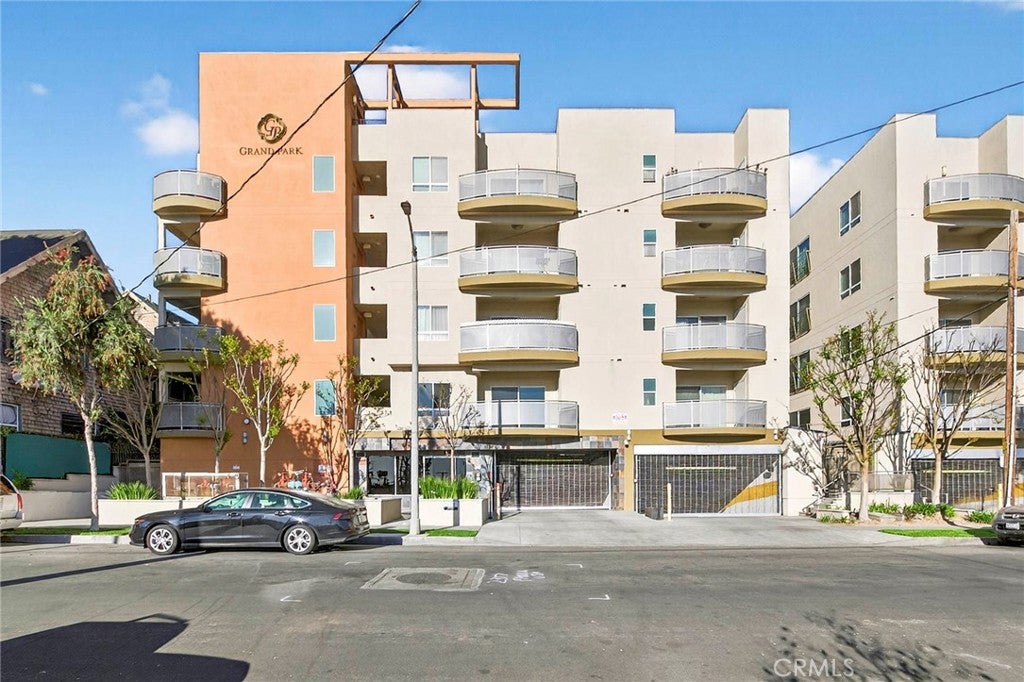 2321 W 10th Street