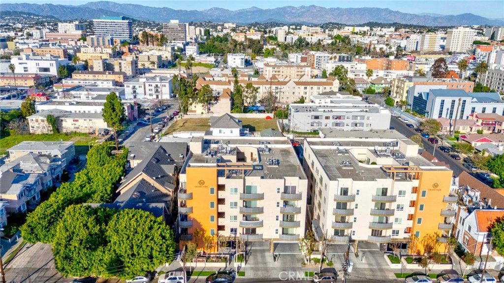 Photo of 2321 W 10th Street #402, Los Angeles, CA 90006 (MLS # PW26019044)