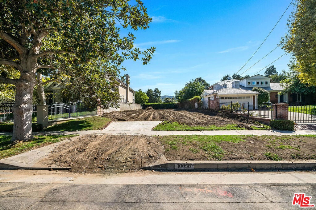 10058 Valley Spring Lane