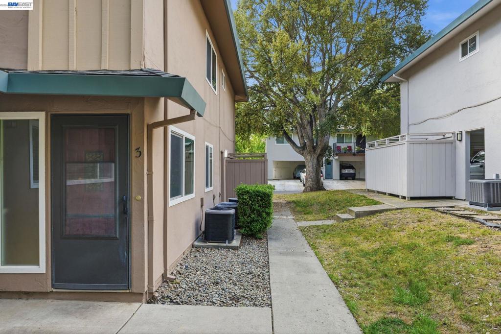8185 Arroyo Dr 3