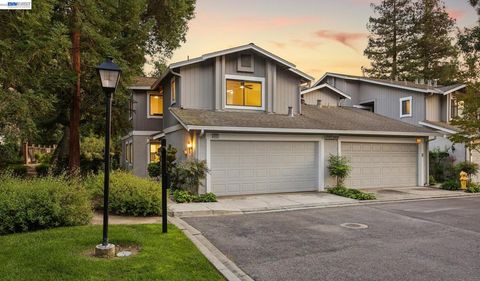 Photo of 4926 Red Creek Dr Dr, San Jose, CA 95136 (MLS # 41131324)