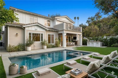 Photo of 4151 Greenbush Avenue, Sherman Oaks, CA 91423 (MLS # SR26057322)