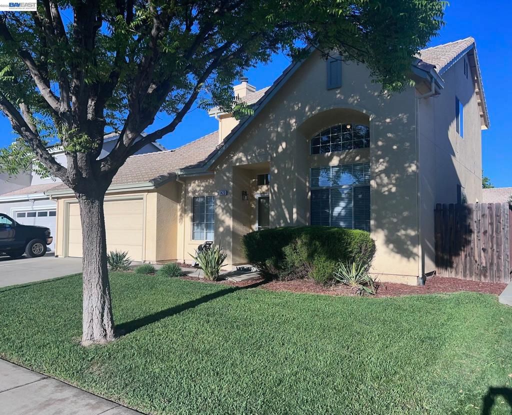 Photo of 1420 Teakwood Way Way, Tracy, CA 95376 (MLS # 41129673)