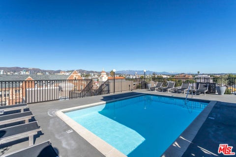 Photo of 585 N ROSSMORE Avenue #206, Los Angeles, CA 90004 (MLS # 26941085)