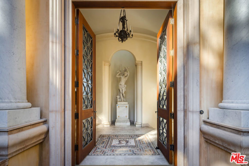 1005 Bel Air Court