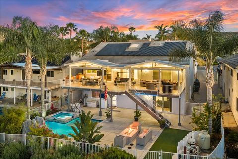 Photo of 30857 Golden Gate Dr, Canyon Lake, CA 92587 (MLS # SW26081298)