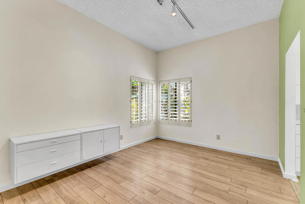 Sommerset So. Palm D - Residential Lease