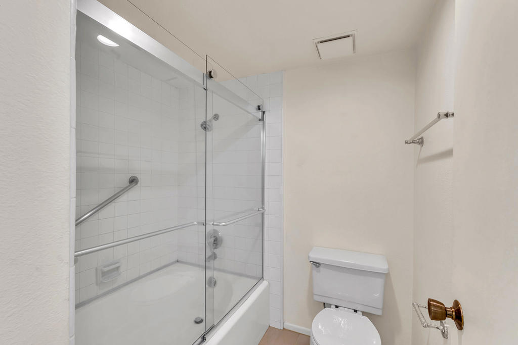 Sommerset So. Palm D - Residential Lease