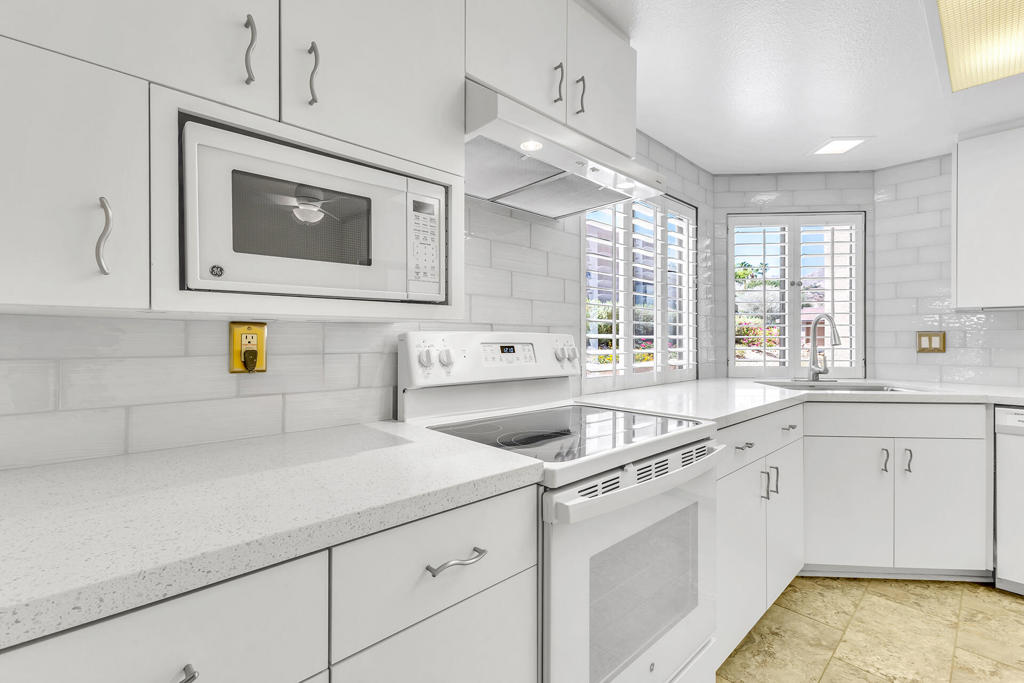 Sommerset So. Palm D - Residential Lease