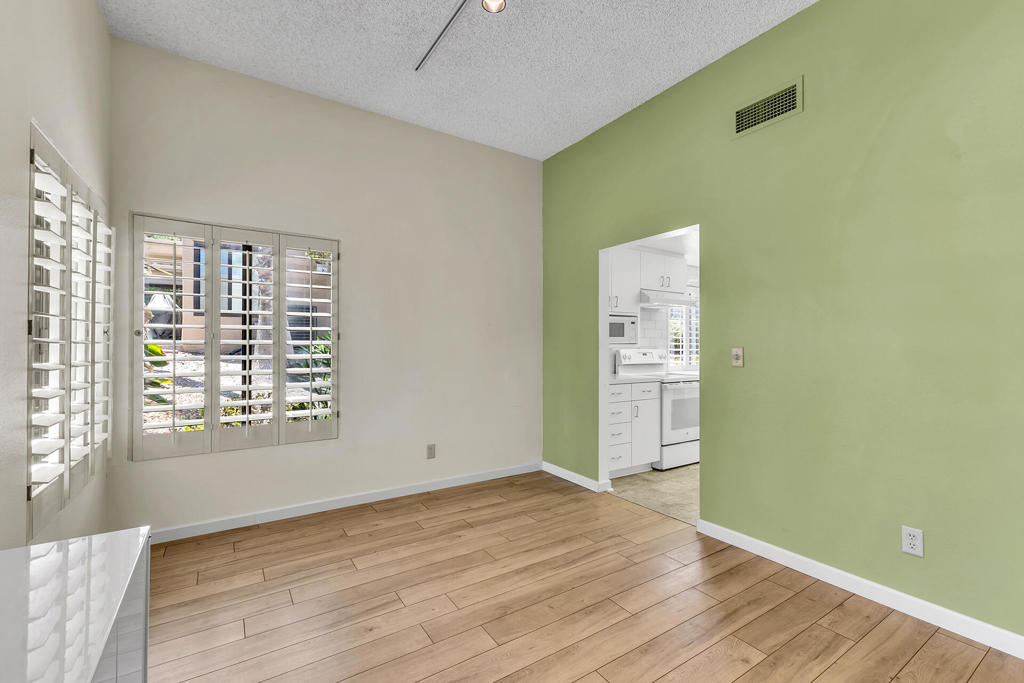 Sommerset So. Palm D - Residential Lease