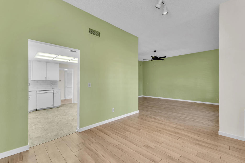 Sommerset So. Palm D - Residential Lease