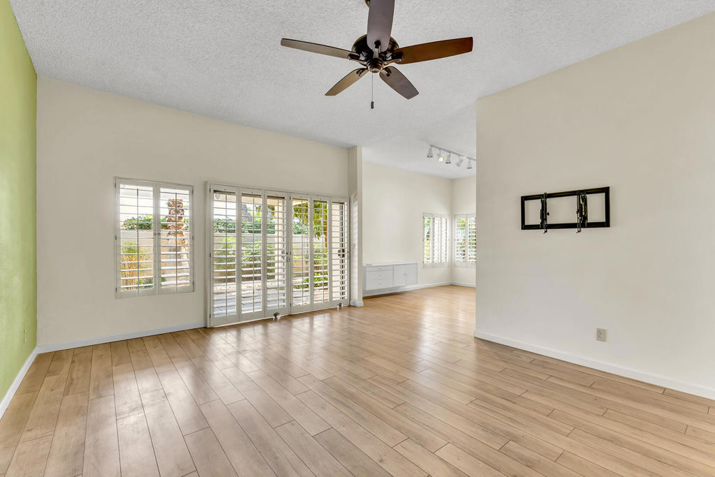 Sommerset So. Palm D - Residential Lease