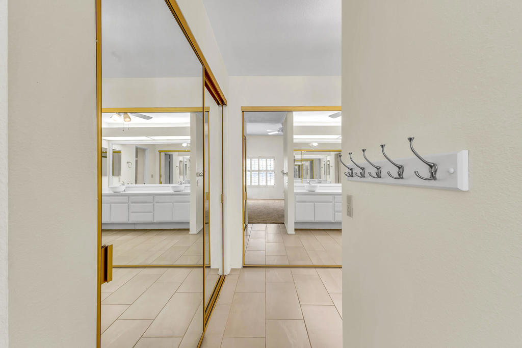 Sommerset So. Palm D - Residential Lease