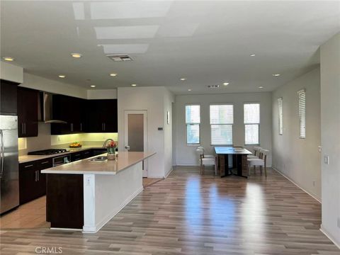 129 Mongoose Irvine CA 92618