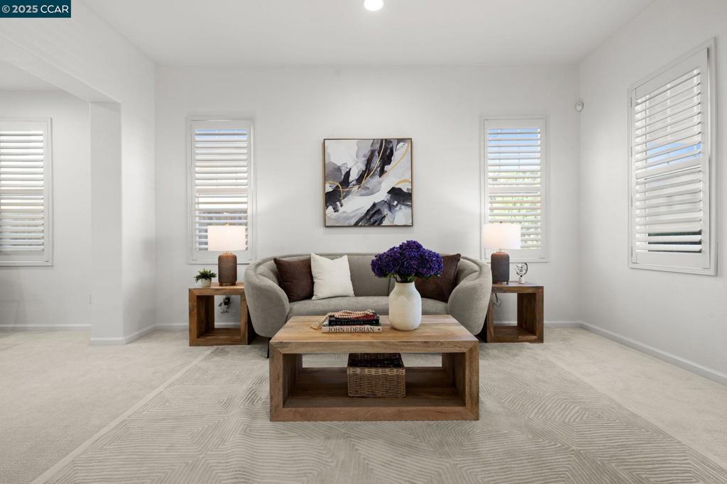 Properties 4 1291 Peregrine Ct