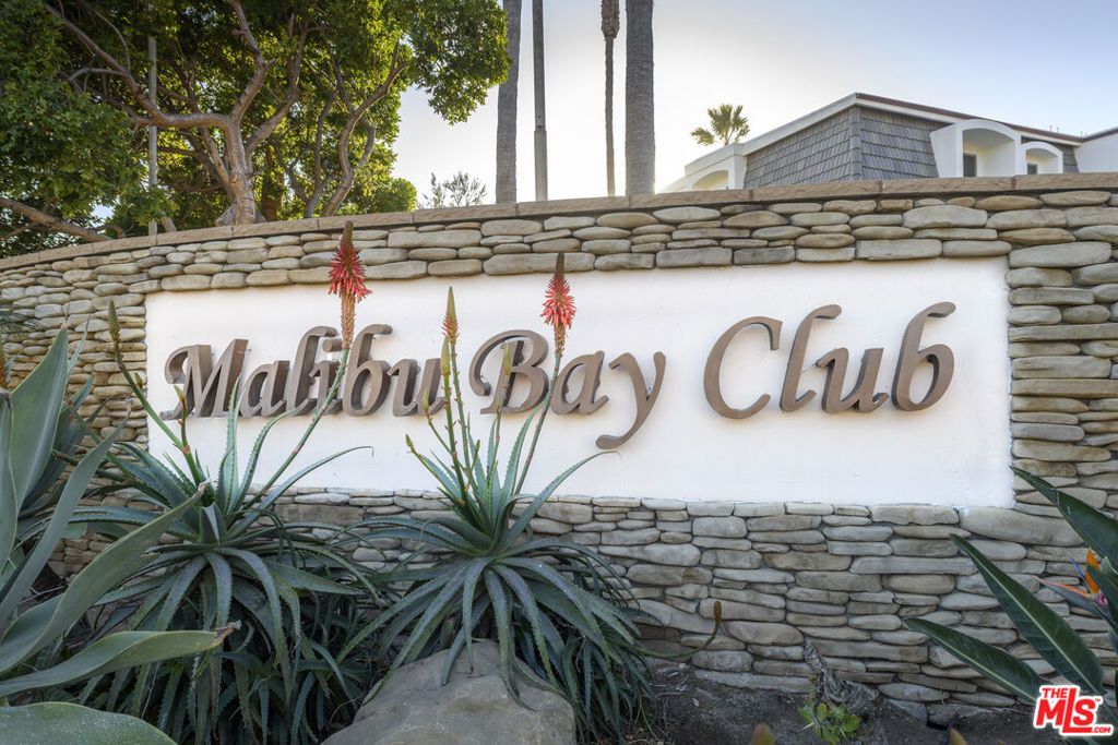 Photo of 11958 Oceanaire Lane, Malibu, CA 90265 (MLS # 25601571)