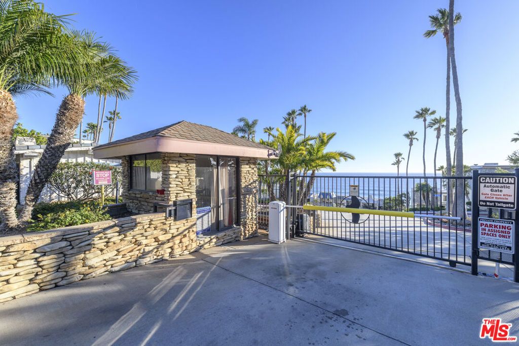 Photo of 11958 Oceanaire Lane, Malibu, CA 90265 (MLS # 25601571)