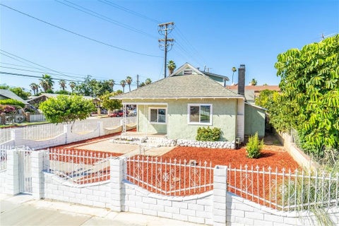 Photo of 2891 10th ST, Riverside, CA 92507 (MLS # OC26207776)