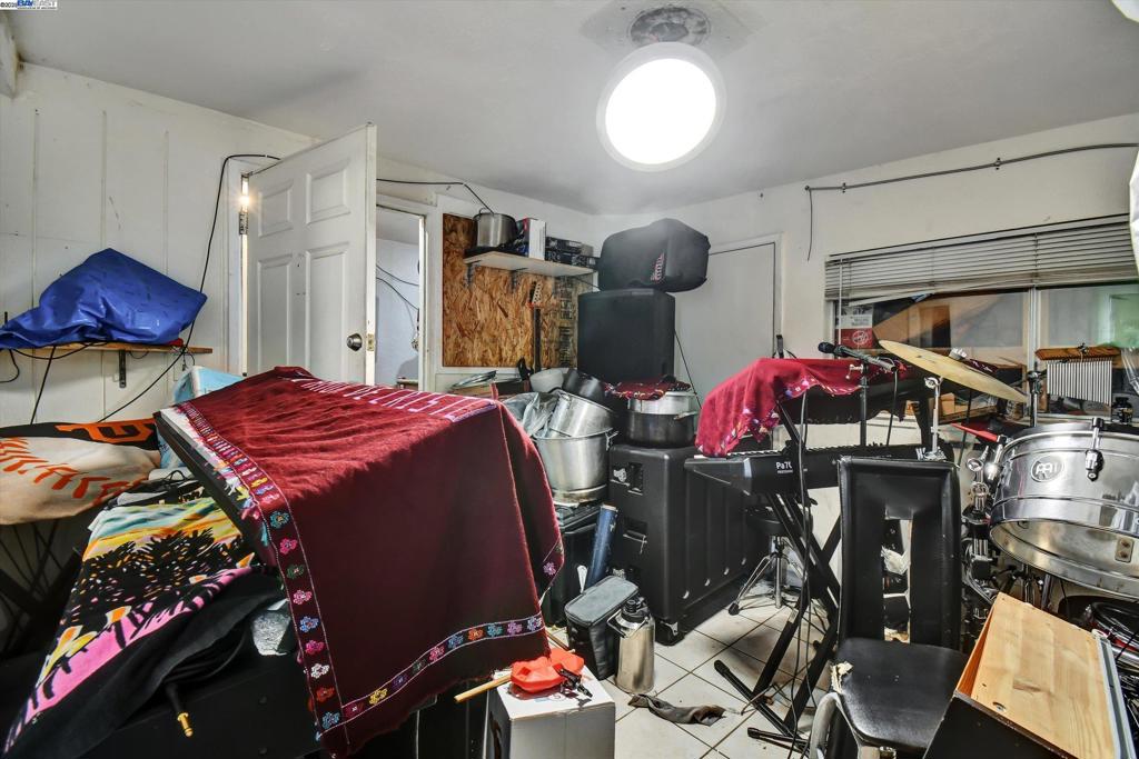 INTERNATIONAL - Residential