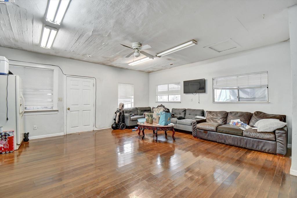 INTERNATIONAL - Residential